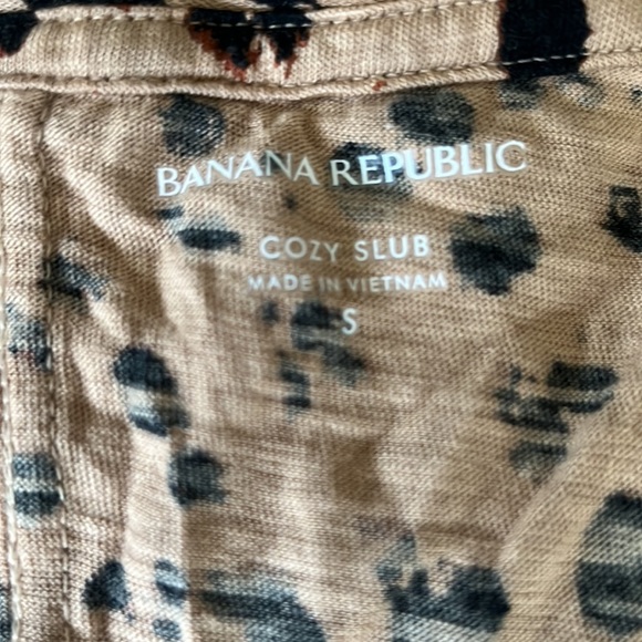 NWT - Banana Republic Animal Print T-Shirt - Picture 3 of 6